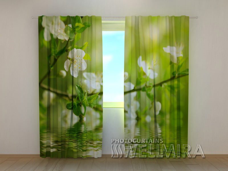 Apple-Tree_by_the_Water