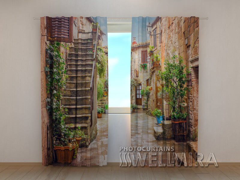 Old_Street_in_Tuscany_w